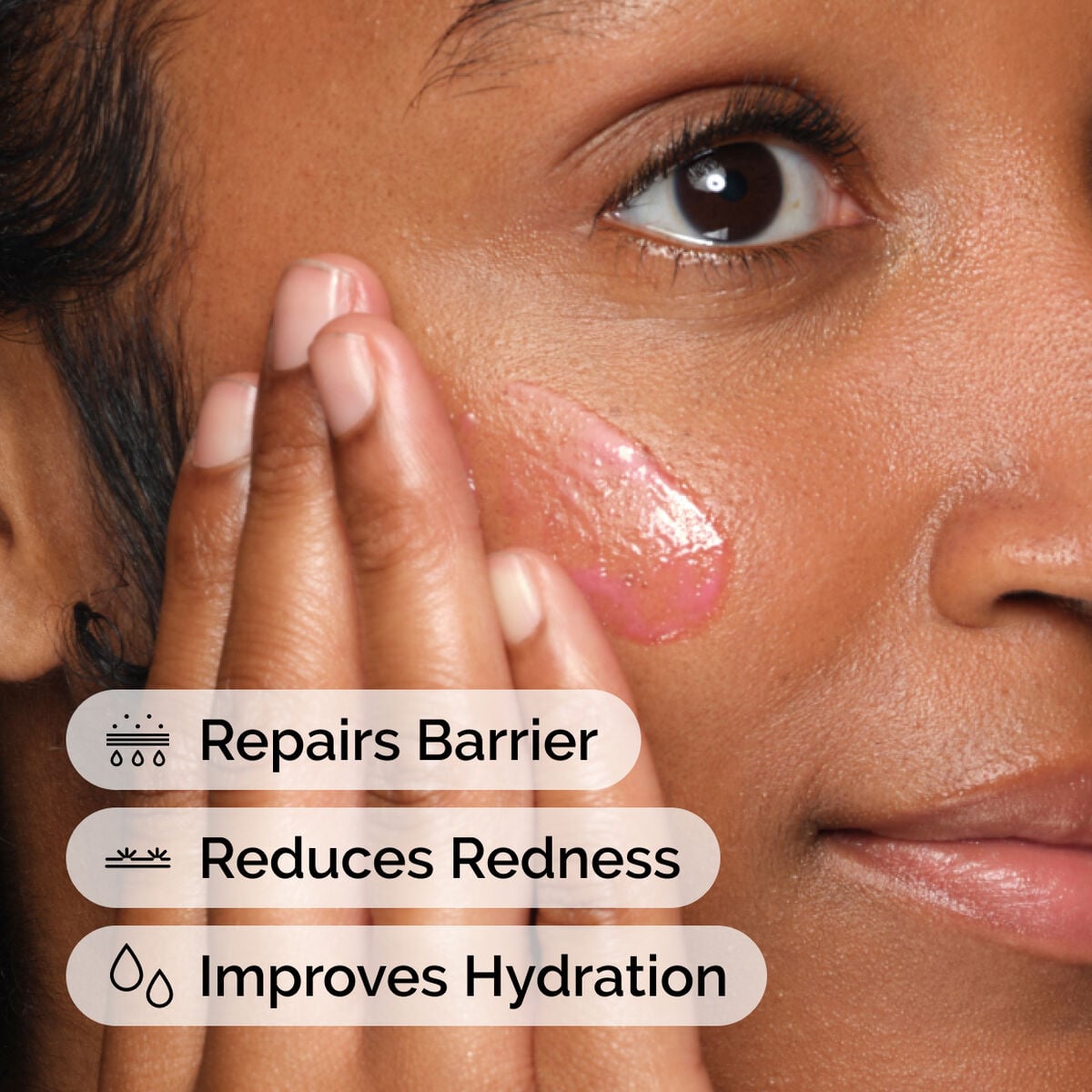 soothing-and-barrier-support-serum-set-m2 ord-soothing-barrier-support-serum-model-application-with-benefits.jpg